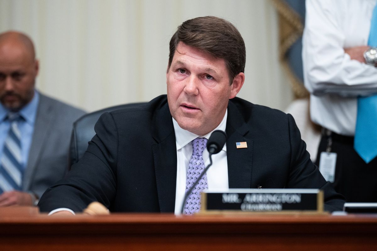 'We have to be able to walk and chew gum' on government spending, says budget chairman, addressing both debt crisis and national security demands | Fortune 1 20be3493 GettyImages 2215394821