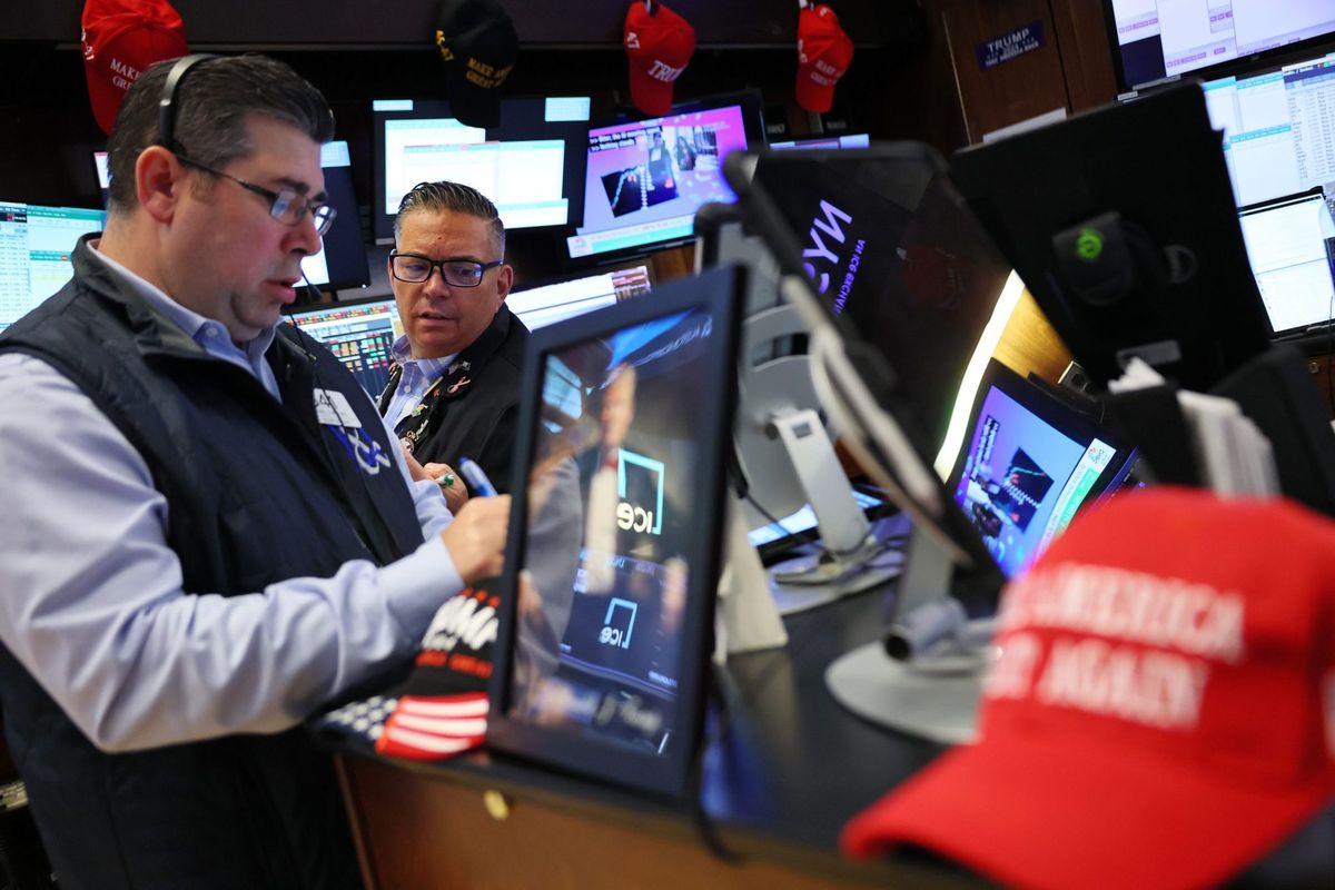 Dow futures dip as Wall Street weighs likelihood of Trump's latest tariff threat, while U.S. eyes call to resolve China trade snag 1 337af007 GettyImages 2217313226 e1748813503572