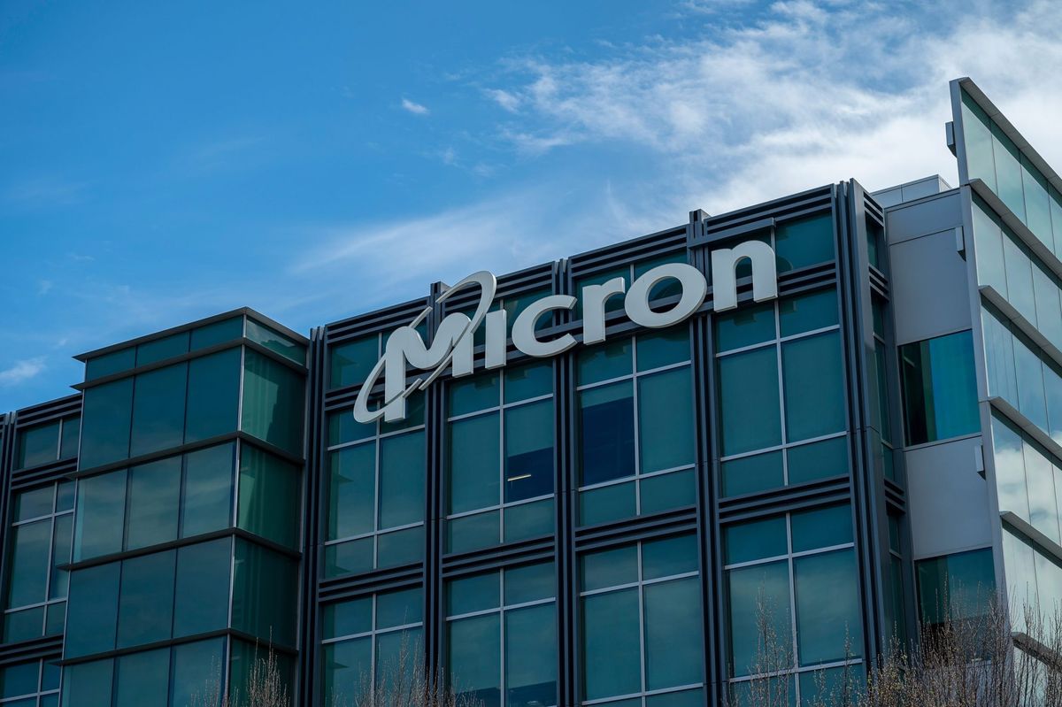Micron Technology sees largest gain in nearly 13 years 1 339465d9 GettyImages 2147910002 e1727384874912