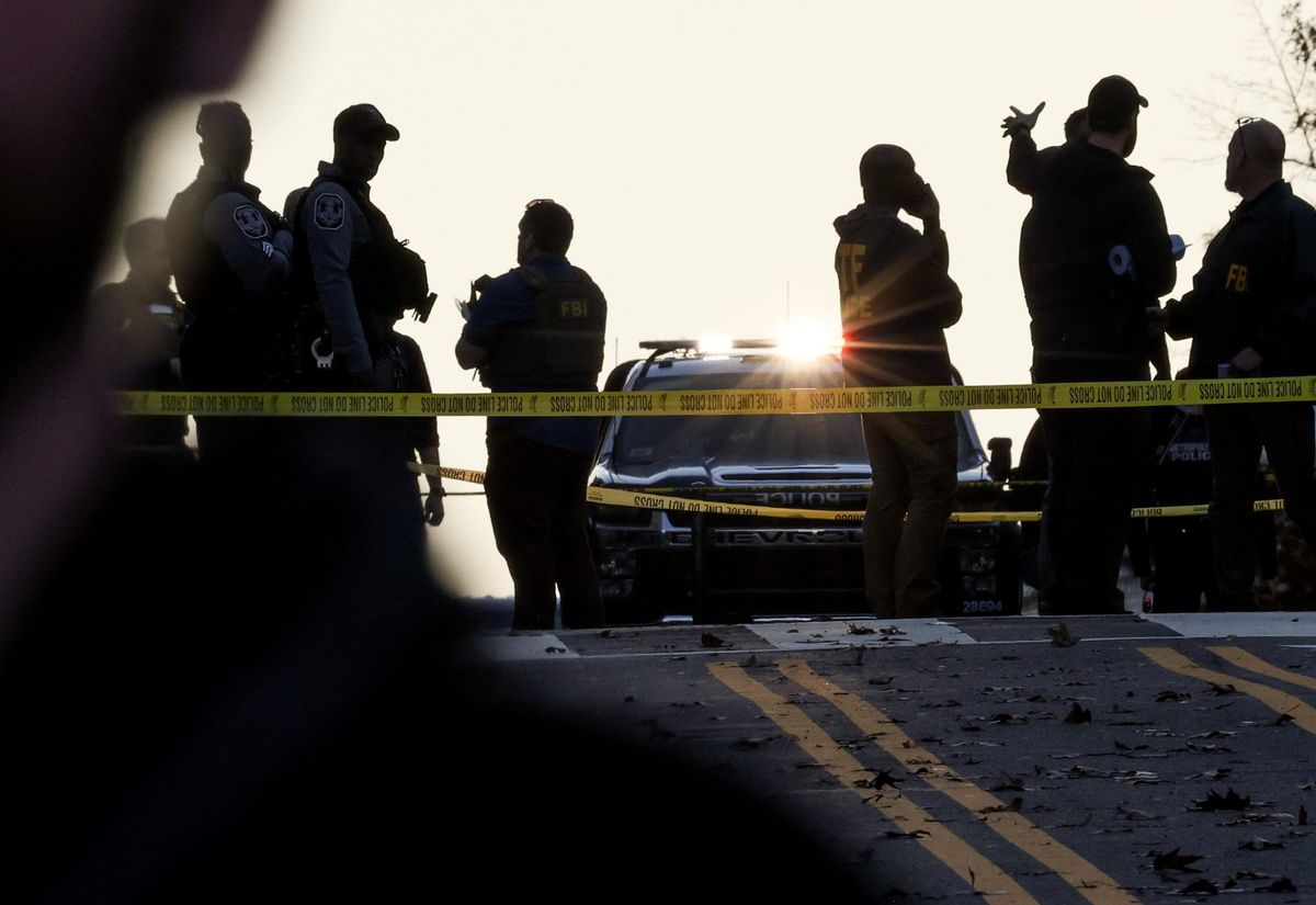 Trump orders new immigration curbs as FBI probes guard shooting | Fortune 1 366c6d50 GettyImages 2248600733 e1764273495263
