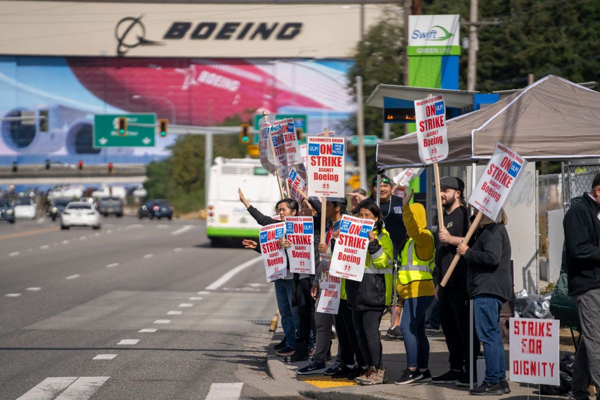 Striking Boeing workers make earnings day a cliffhanger for CEO 1 3dd7822e GettyImages 2171702383 e1729461185836