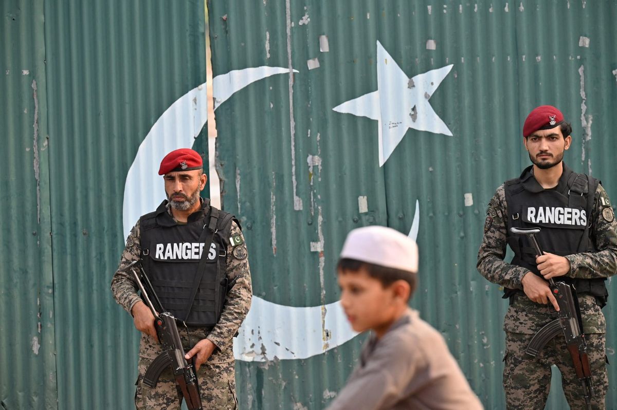 India and Pakistan exchange artillery fire in major escalation of tensions as world leaders urge calm 1 5877d3ff GettyImages 2213226924 e1746592370253