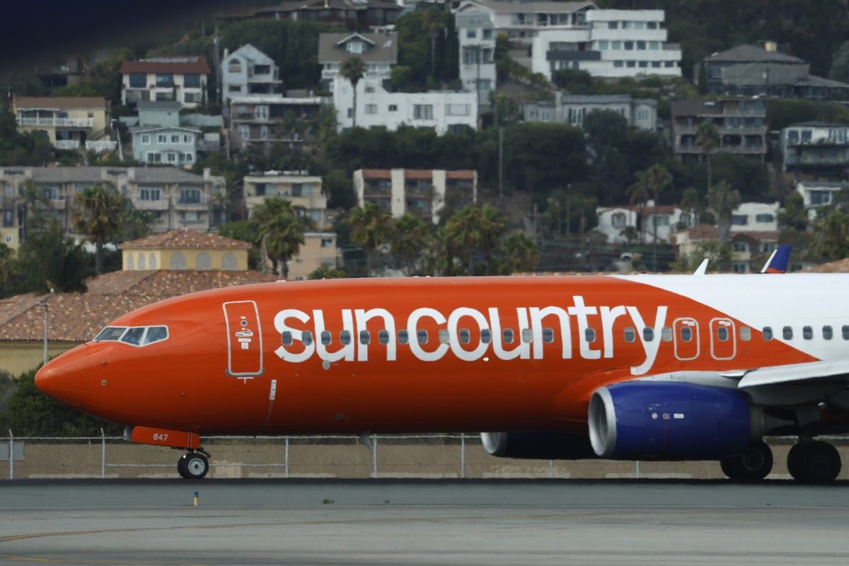 Allegiant to acquire Sun Country in deal valued at $1.5 billion | Fortune 1 6624a16a GettyImages 2230722286 e1768171287114