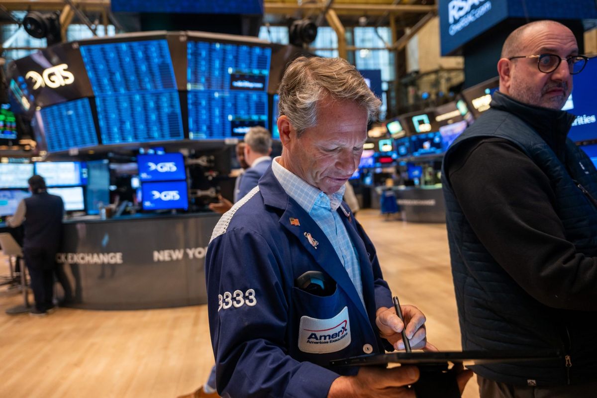 U.S. stocks rebound late in the day to finish positive after earlier draw downs 1 8c308010 GettyImages 2212401479 e1745868051269
