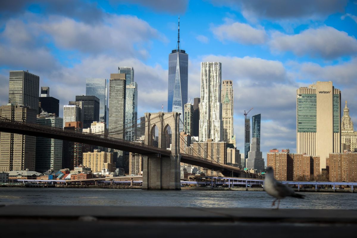 Bridgewater, D.E. Shaw among top hedge fund gainers of 2025 | Fortune 1 9194faff GettyImages 2253333433 e1767391597274