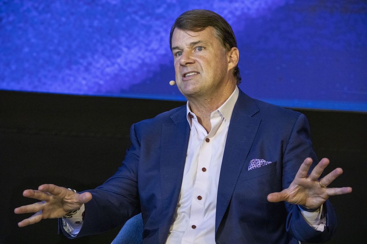 Ford is scrapping the all-electric F-150 Lightning and other big EVs amid a scramble to find a winning electric formula that will cost $19.5 billion | Fortune 1 95871e4f GettyImages 2237911143 e1765833099940