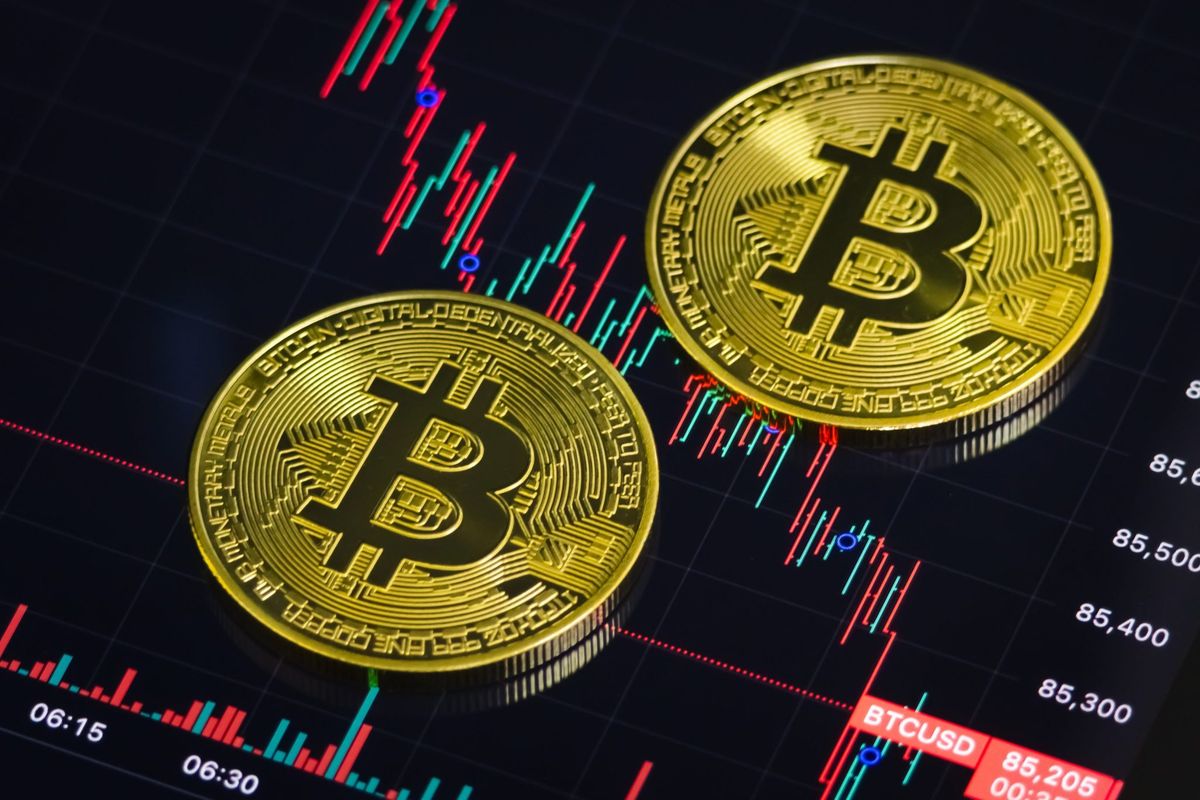 Bitcoin bounces back more than 10% after brutal week | Fortune 1 96812c3a GettyImages 2247743577 e1764795021369