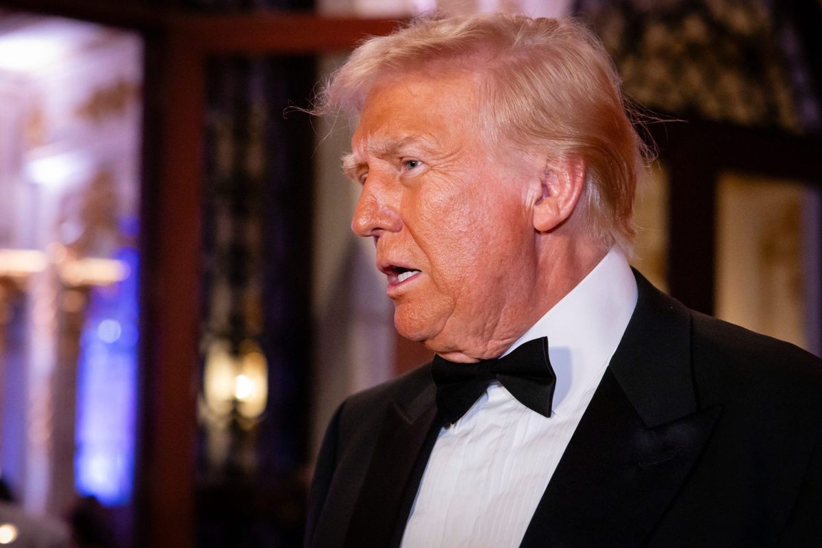Trump tariffs would shrink the federal deficit, but also the economy, CBO says 1 96cc7388 GettyImages 2191378491 e1736011108565