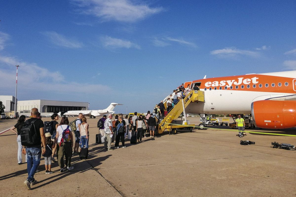 Budget airline EasyJet's summer looks different from its rival Ryanair as it’s sold 1.5 million more tickets for its peak months than last year 1 98492ec0 GettyImages 2160596877 e1721815081876