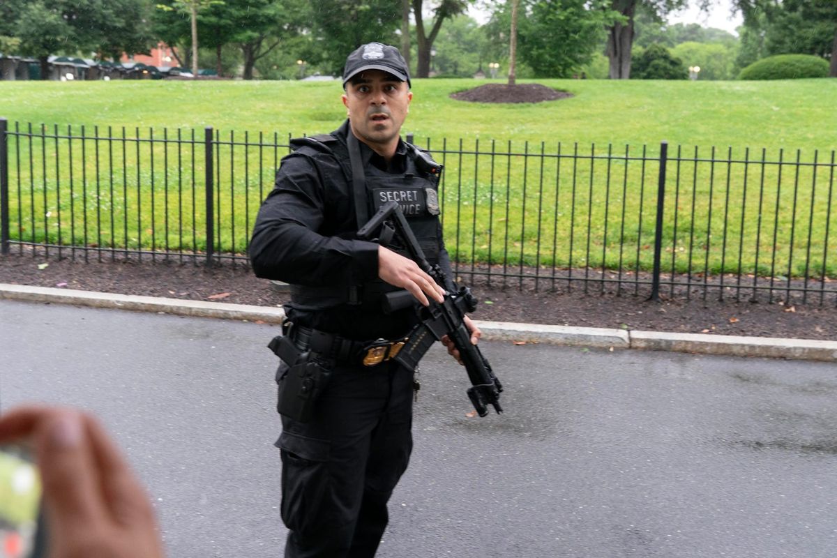 Secret Service shoot and kill suspect who fired at White House checkpoint; bystander was also struck but Trump was not affected | Fortune 1 9aecfed0 AP26143816055245 e1779578019863