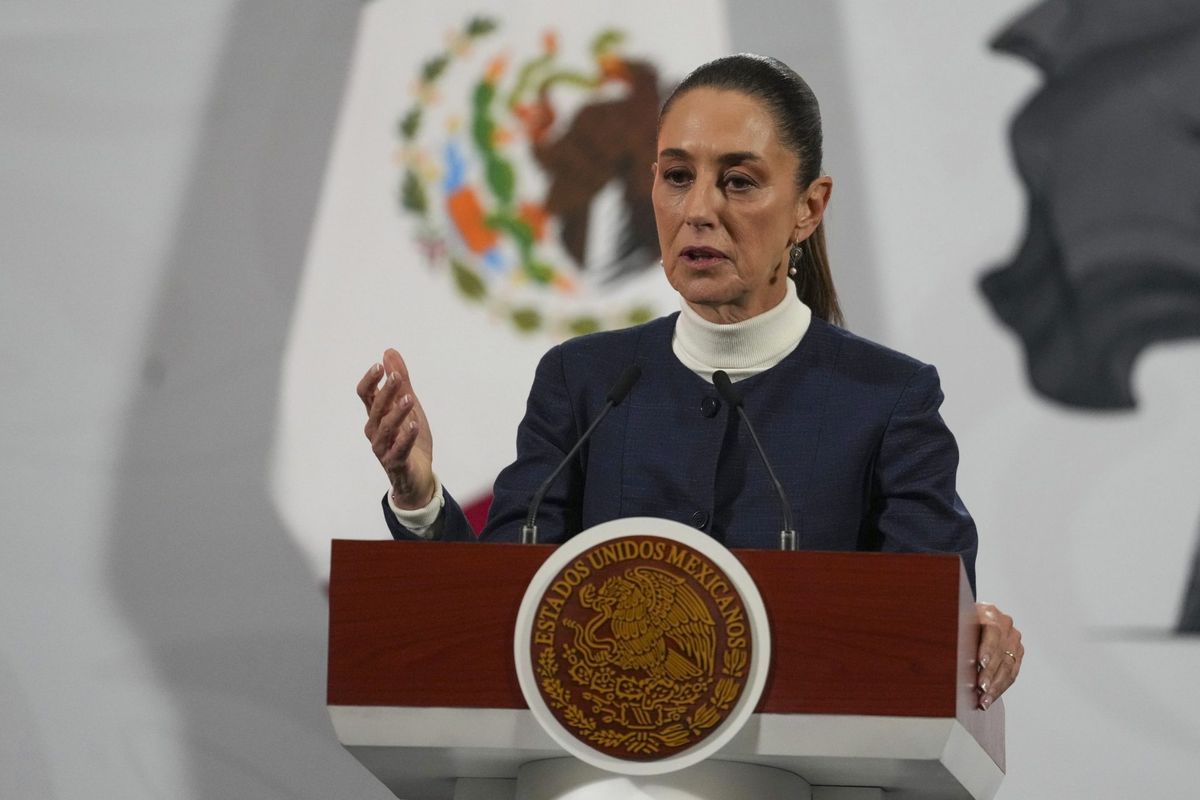 Trump agrees to 1-month pause on Mexico tariff after deal on border troops, but import taxes still in place for Canada and China 1 9de7f57b AP25034573068923 e1738616879839