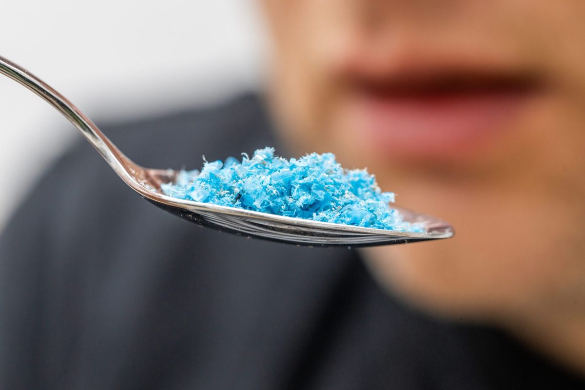 The surprising link between that 'plastic spoon' of microplastics in your brain and what you eat 1 a2b24dbc GettyImages 1475350165 e1747770130197