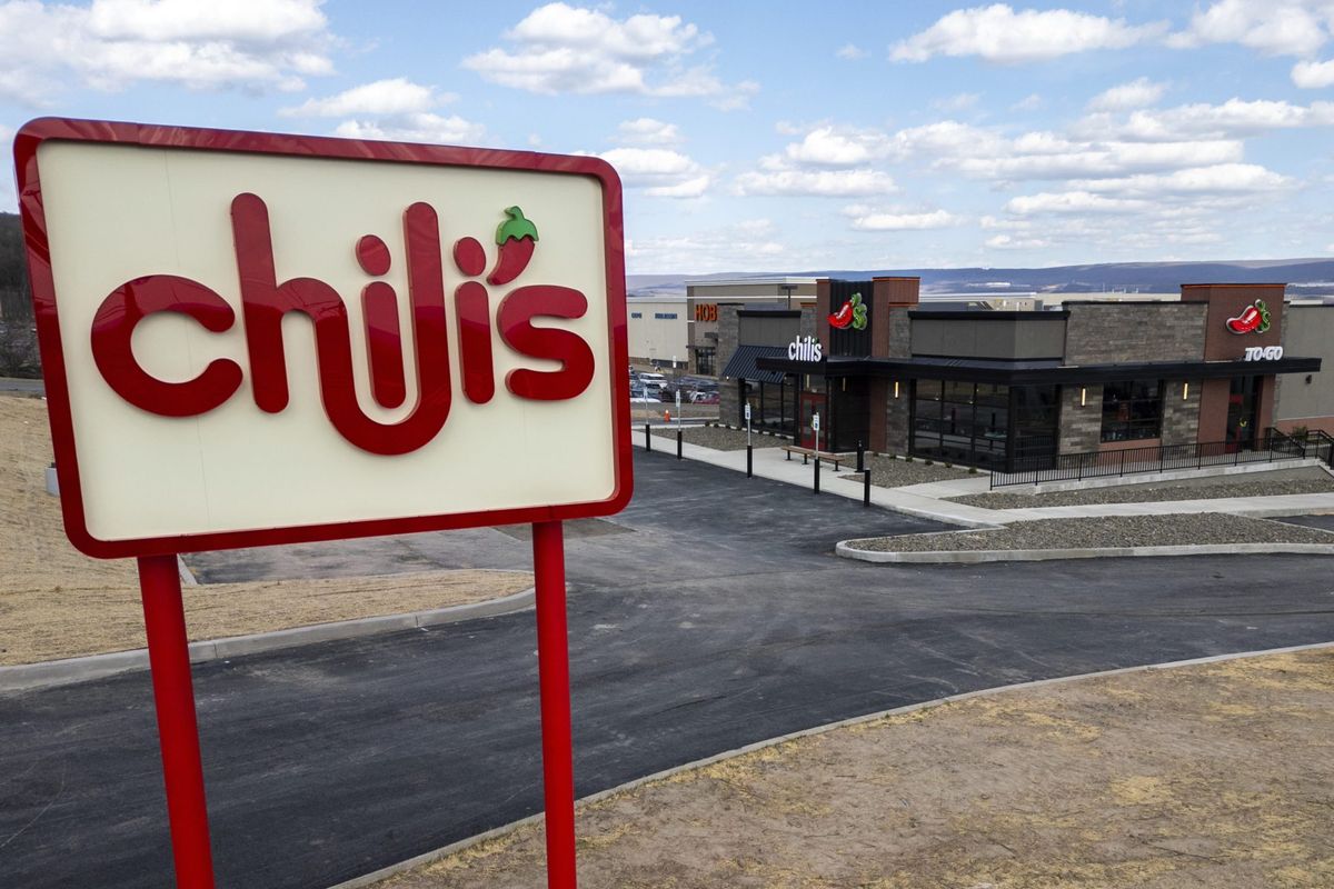 There hasn't been a Chili's near The Office's hometown of Scranton in two decades. Now the brand is debuting a retro restaurant with 'awesome blossoms’ back on the menu 1 a361aeef AP25084849986009 e1743009302738