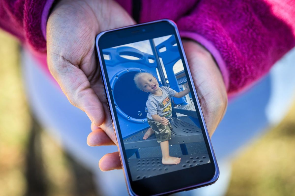 A Tennessee mom lost Medicaid after the state launched a Deloitte-run system that managed eligibility. Then her life turned upside down 1 A photo of a young child on a phone screen