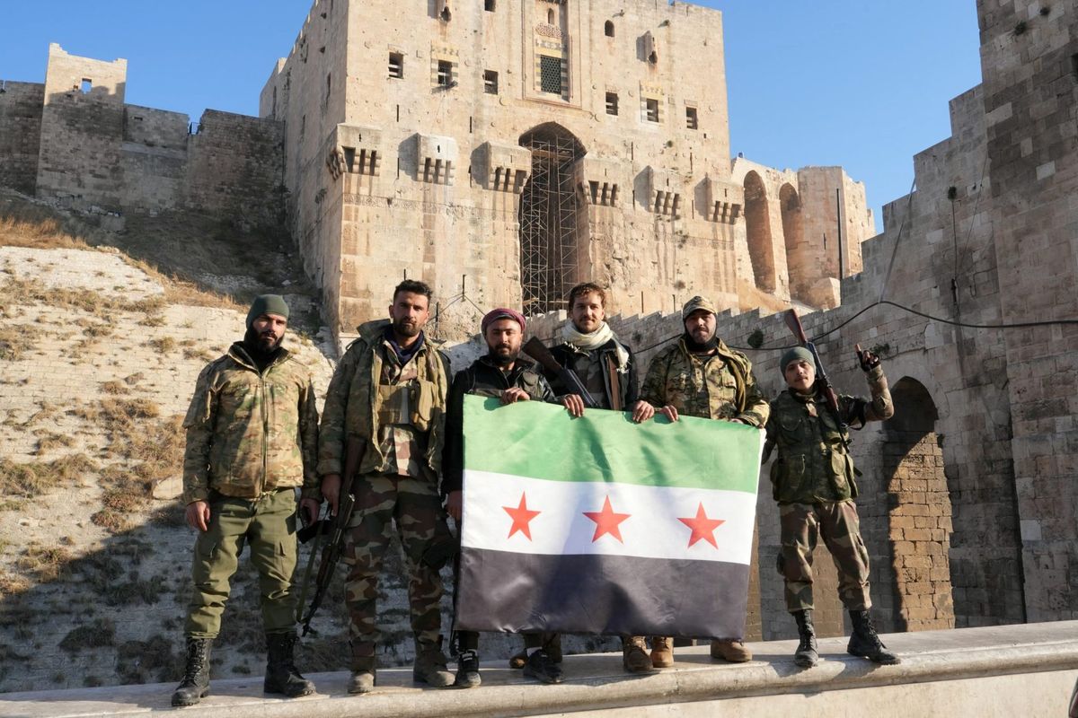Syrian government loses control of Aleppo for first time since civil war began after lightning rebel offensive 1 b5b76269 GettyImages 2186922789 e1733068830801