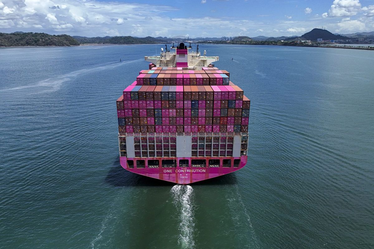 Even as businesses spend $4 million to cross Panama Canal, they say 'it’s safer and less expensive' than the Strait of Hormuz | Fortune 1 b831247a GettyImages 2271855651 e1777066576250