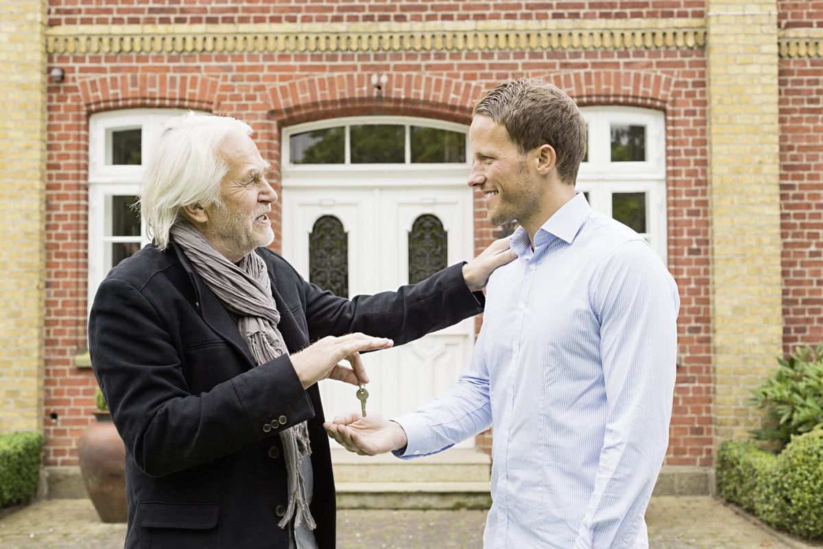 A study finds escaping your income bracket no longer means building wealth. That disconnect may be what’s driving consumer pessimism to record highs | Fortune 1 c7b1d041 GettyImages 475152287 e1779902268166