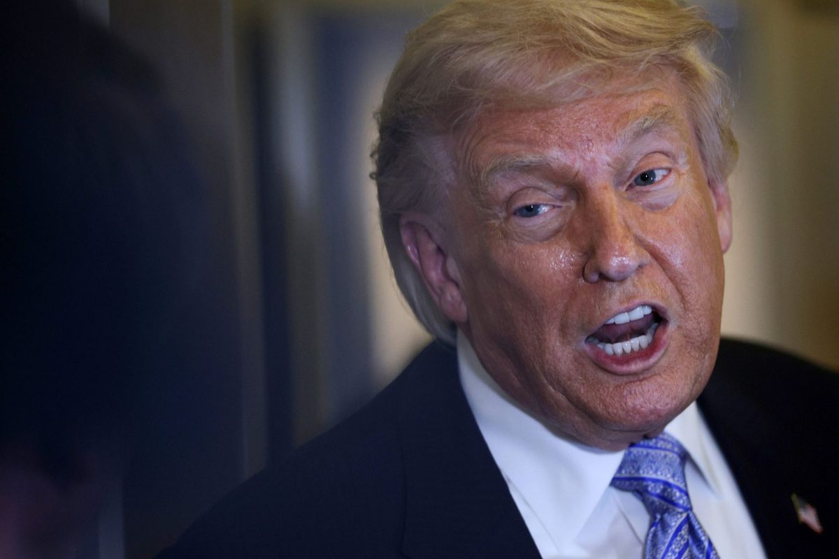 While Trump insisted the Iran war would end ‘soon,’ an account in his name was 'Selling America' | Fortune 1 d28ac1e9 GettyImages 2276409874 e1779127644291