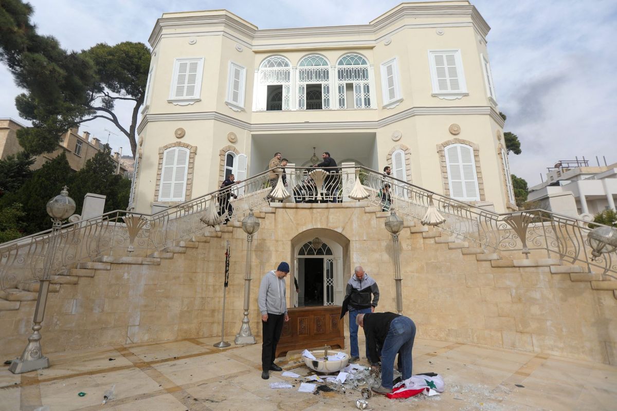 This was Bashar al-Assad's mansion. Syrians are now helping themselves to its opulence after the ousted dictator fled to Russia 1 dc63965a GettyImages 2188302180 e1733700250596