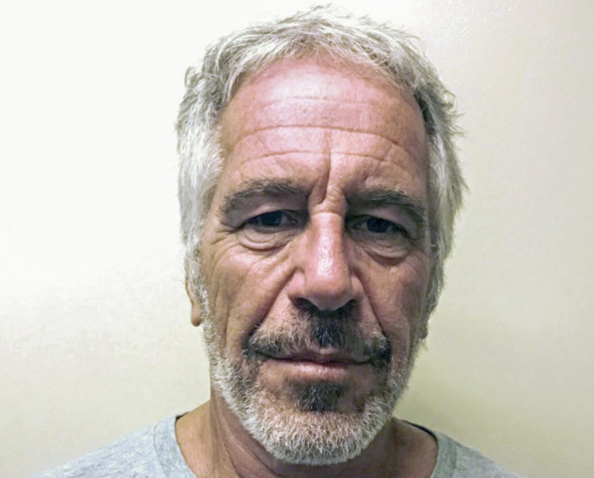 Trump responds to appearance in new Epstein emails by pushing DOJ probe of Clinton, Larry Summers, Reid Hoffman | Fortune 1 e184ba2e GettyImages 1393977679 2 e1763160571449