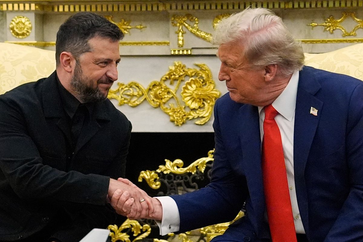 Trump says he's arranging for Putin and Zelenskyy to meet face to face, followed by meeting of all 3 presidents 1 e19dcbfd AP25230640141505