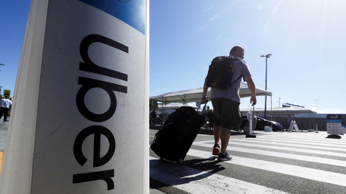 Uber inks robotaxi deal with Momenta to launch service in Europe next year