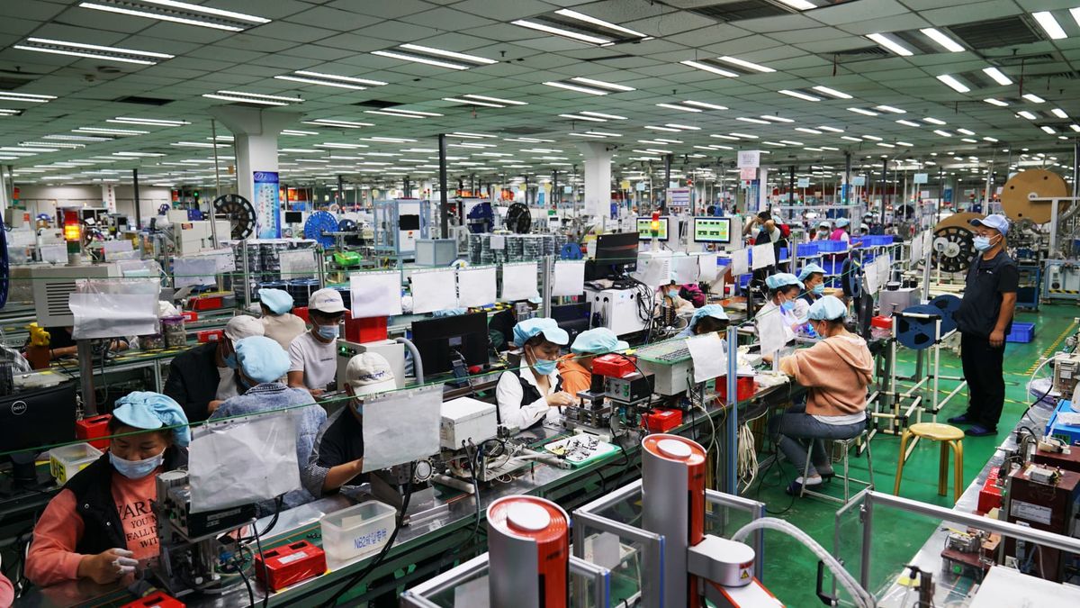 Apple supplier Foxconn posts 9% fall in first-quarter revenue, sees growth ahead