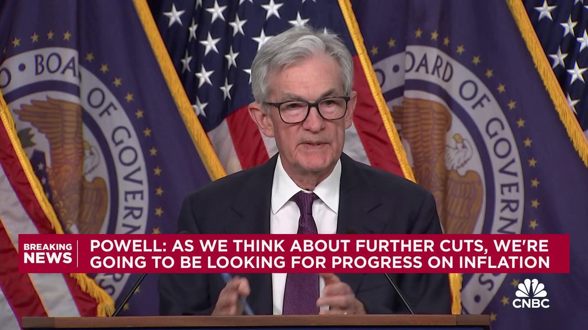 Fed cuts by a quarter point, indicates fewer reductions ahead 3 Fed Chair Powell: We want to keep the labor market pretty close to where it is