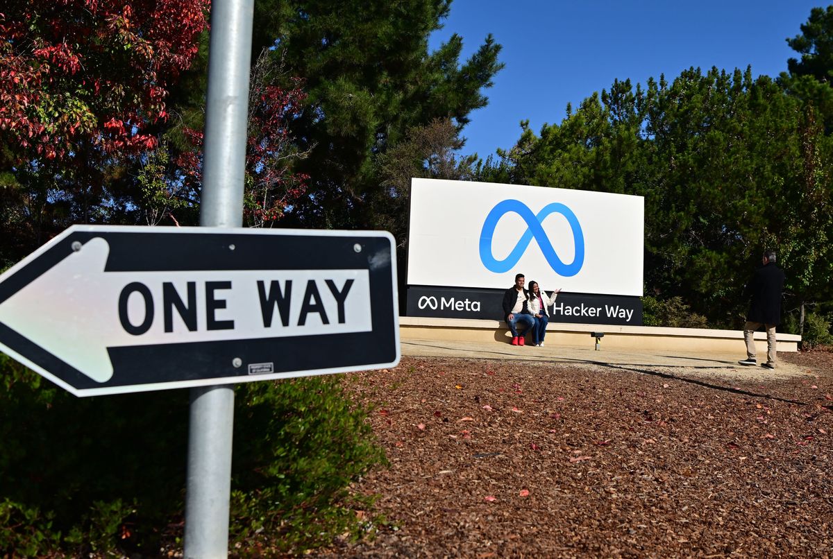 Google cuts hundreds of jobs across engineering, hardware teams 1 Is the bubble bursting for tech workers?