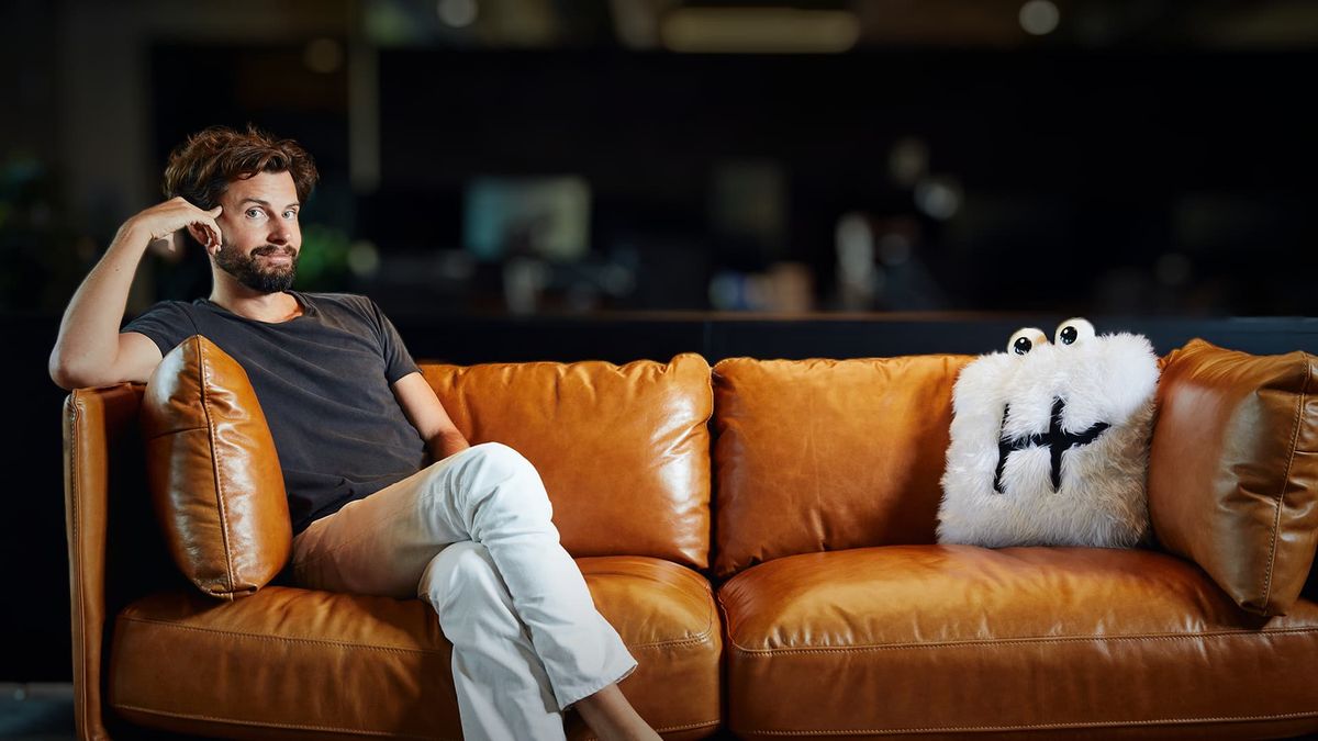 Who should pay for the first date? Dating coaches and a couples therapist weigh in 1 How I built my $400 million-a-year dating app Hinge