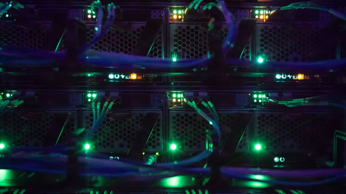 Memory chip shortage to last through 2027, semiconductor boss says