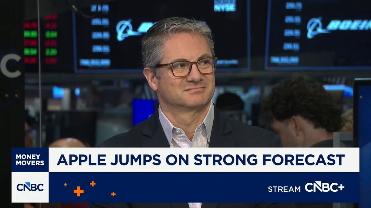 Apple stages sharpest rally in 9 months as execs cite iPhone, Mac demand in boosting guidance 1 Mizuho's Jordan Klein on new Apple CEO: Investors are looking for new hardware innovation