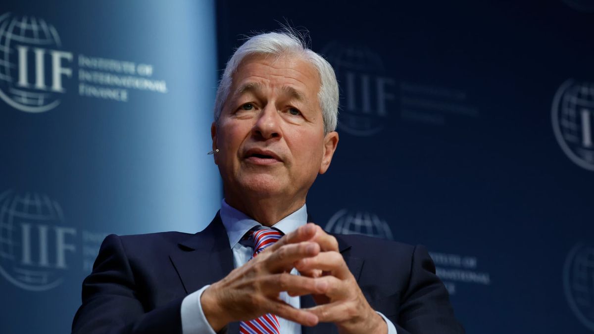 JPMorgan Chase tops profit expectations on higher rates, benign credit JPMorgan Chase tops profit expectations on higher rates, benign credit