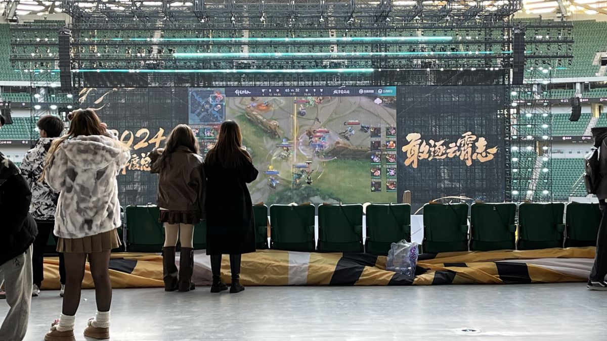 Women prefer to play mobile games. China’s Tencent sees an opportunity