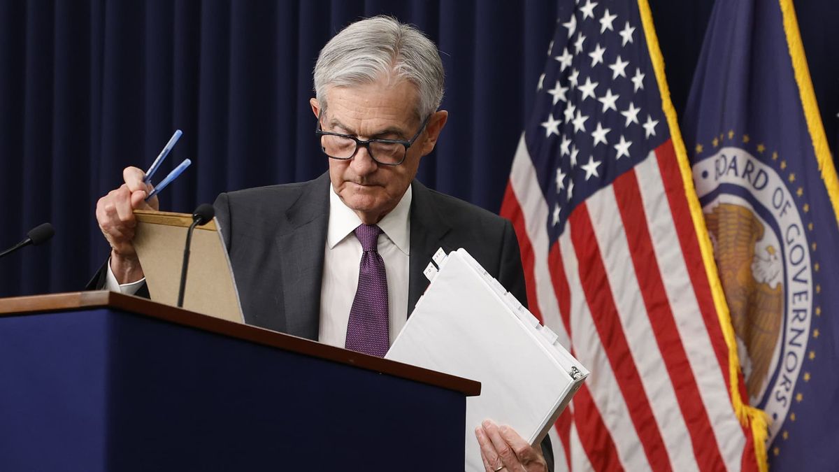 Powell indicates tariffs could pose a challenge for the Fed between controlling inflation and boosting growth Powell indicates tariffs could pose a challenge for the Fed between controlling inflation and boosting growth