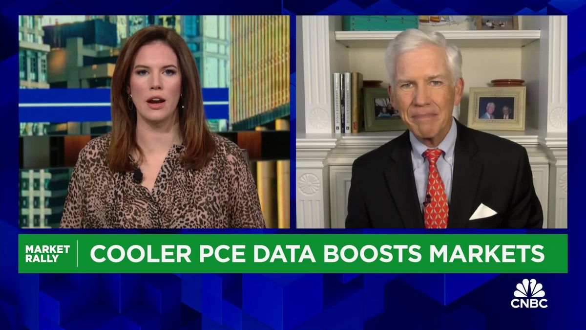 AI and crypto drove gains in this year's top 5 tech stocks 2 This next year is a 'stock-picker's market,' says Hightower Advisors' Michael Farr