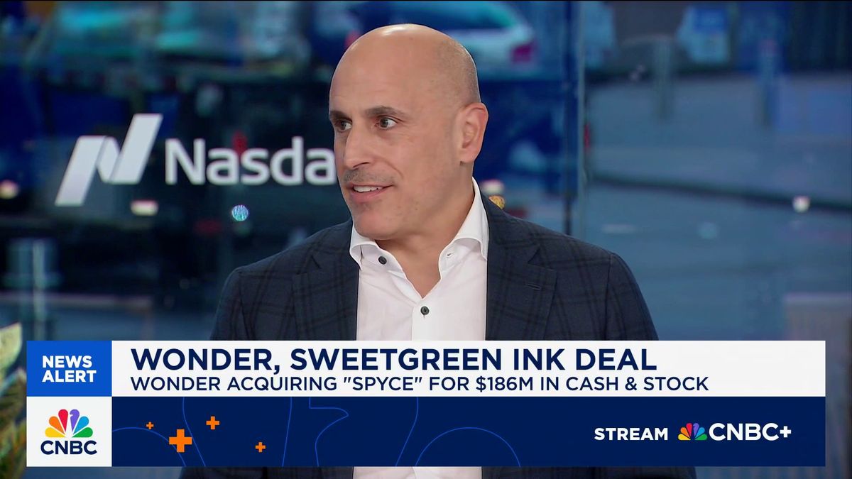 Tech startup Hyphen is bringing AI to the lunch line — with help from Cava and Chipotle 2 Wonder CEO Marc Lore on Spyce acquisition, robotic kitchen technology and growth outlook