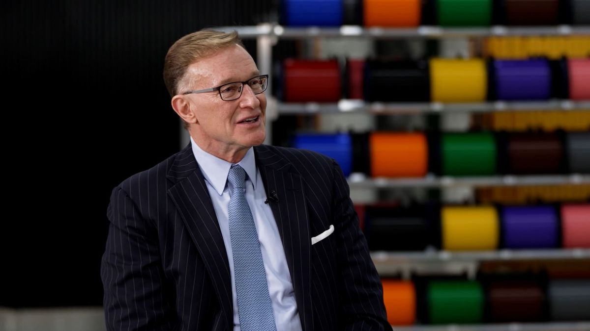 Corning shares jump 4% after company strikes deal to power Amazon AI data centers in U.S.