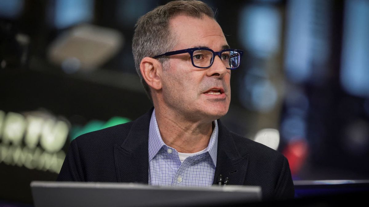 CoreWeave shares slip 8% as quarterly revenue guidance disappoints