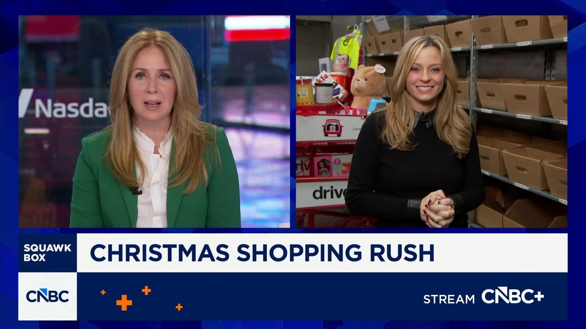 Shoppers are focusing on quality, not deals, in the final days before Christmas 1 Christmas shopping rush: Here's a look at the final retail push