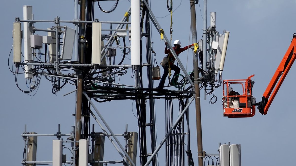 AT&T cellular service restored after daylong outage; cause still unknown AT&T cellular service restored after daylong outage; cause still unknown