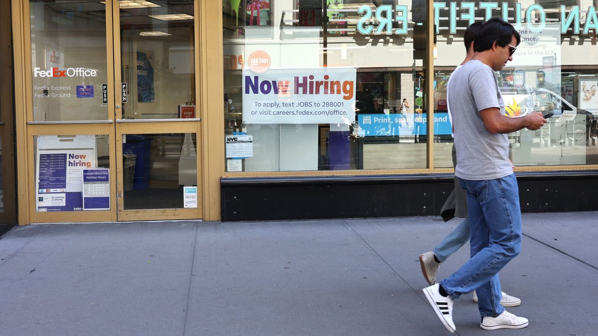 U.S. job market slows, but it’s not yet a ‘three-alarm fire,’ economist says U.S. job market slows, but it’s not yet a ‘three-alarm fire,’ economist says