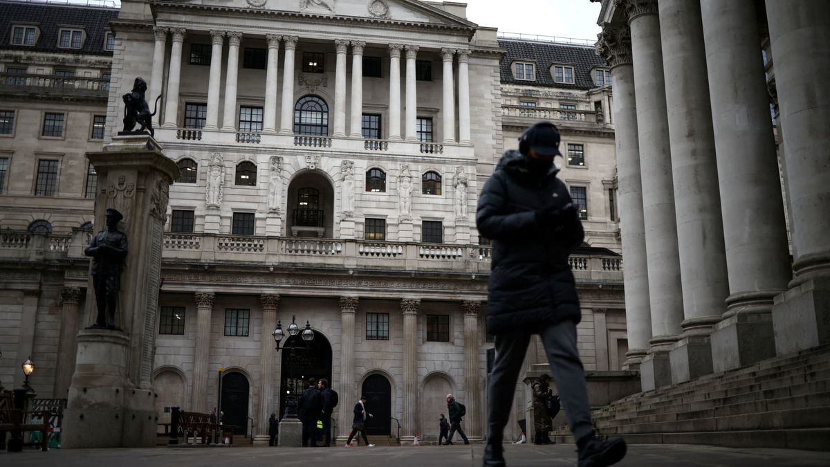 Bank of England bond sales creating a ‘selling gold at the bottom’ moment, strategist says Bank of England bond sales creating a ‘selling gold at the bottom’ moment, strategist says