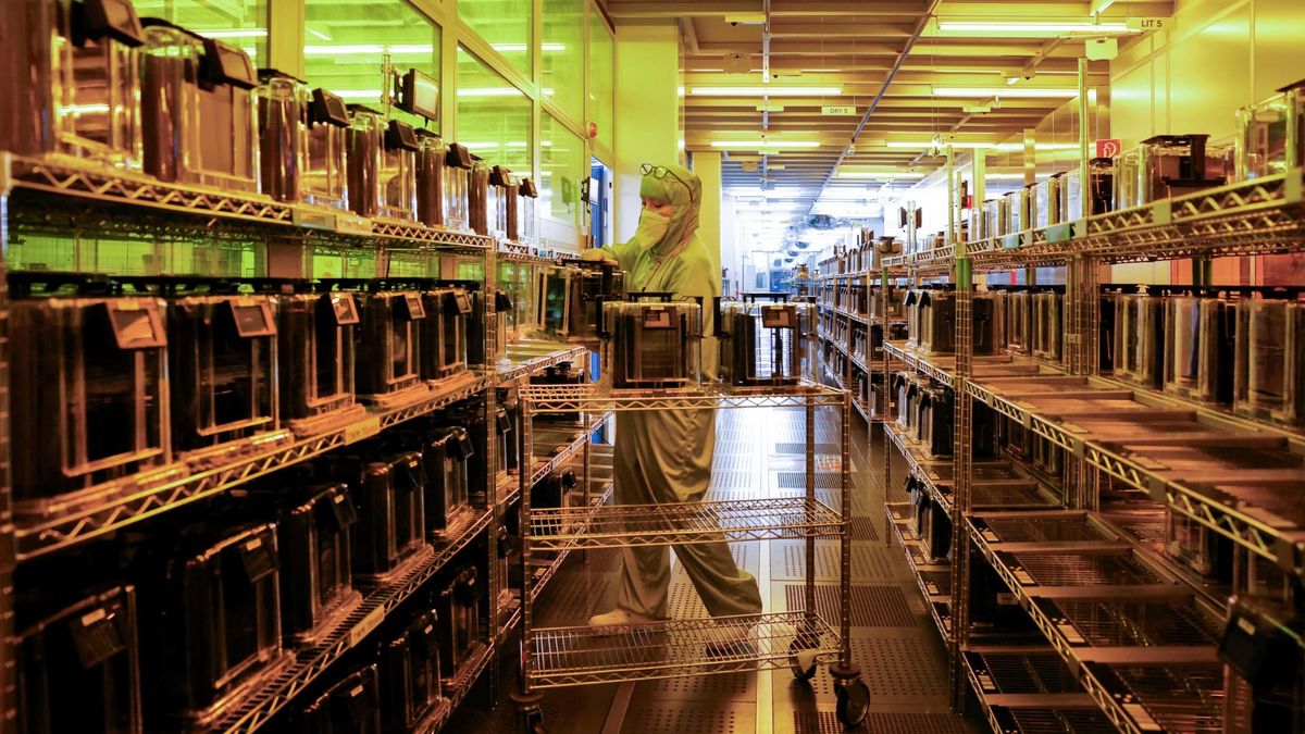 TSMC-backed Vanguard and Dutch firm NXP to build .8 billion Singapore wafer plant TSMC-backed Vanguard and Dutch firm NXP to build .8 billion Singapore wafer plant