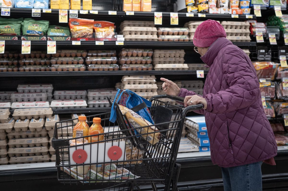 Some grocers are using AI to cut food waste and boost profit margins 1 How AI is giving Kroger an edge in the grocery price wars and helping to curb food waste