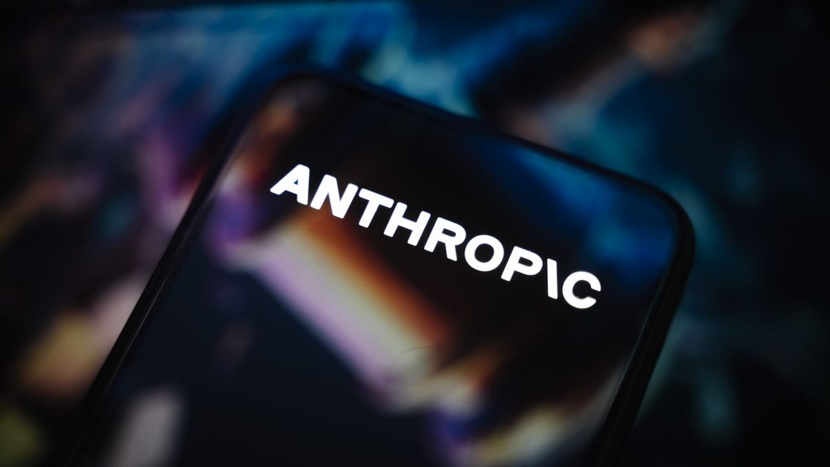 Behind Anthropic’s stunning growth is a sibling team that may hold the key to generative AI