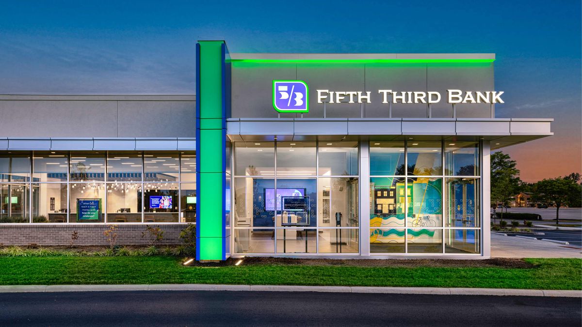 Fifth Third signs deal making fintech firm Brex the provider of its commercial cards