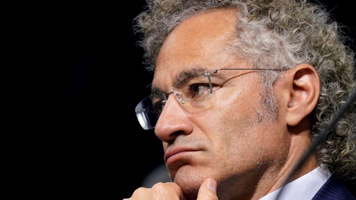 Trump praises Palantir as stock has worst week in over a year and Iran conflict drags on