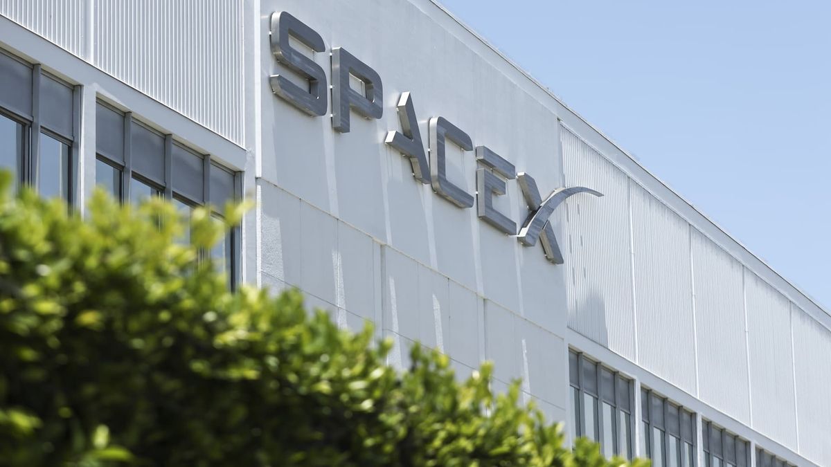 The S&P 500 already made a big call on SpaceX stock and index fund investors need to know it
