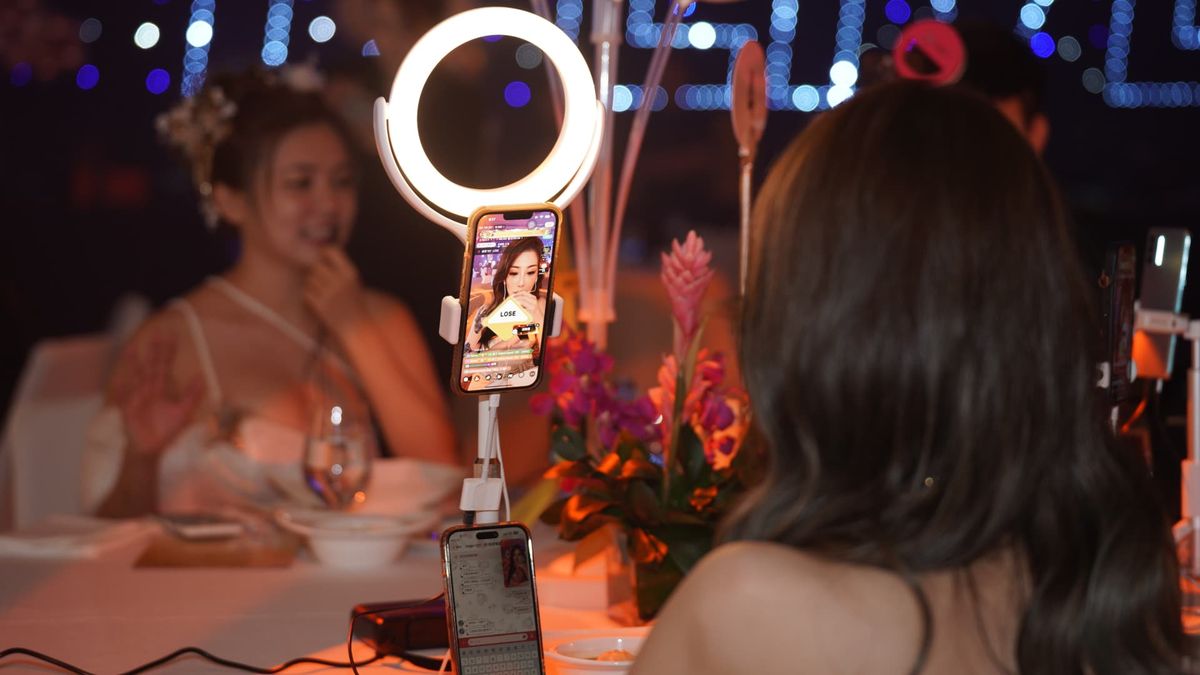 In a first for Singapore, livestreaming app 17LIVE goes public via SPAC merger In a first for Singapore, livestreaming app 17LIVE goes public via SPAC merger